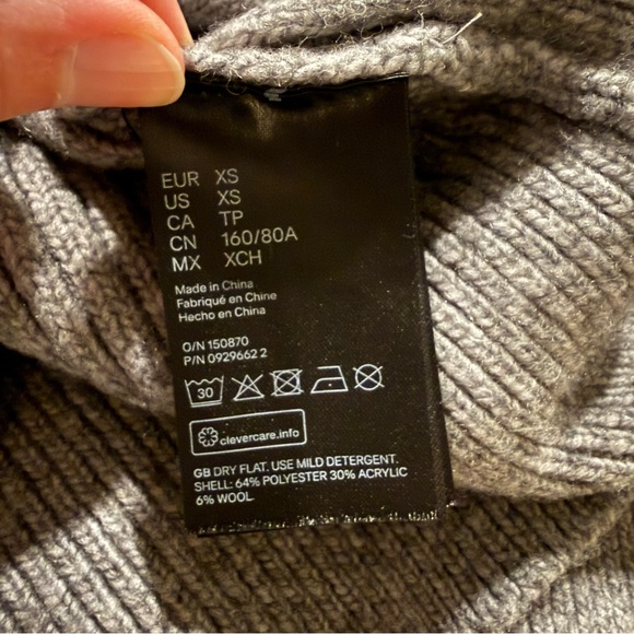 H&M Gray Ribbed Cardigan - Picture 6 of 6